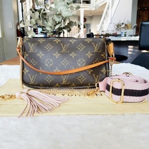 💖LV Pochette Accessoires Wristlet/Clutch w/ Strap